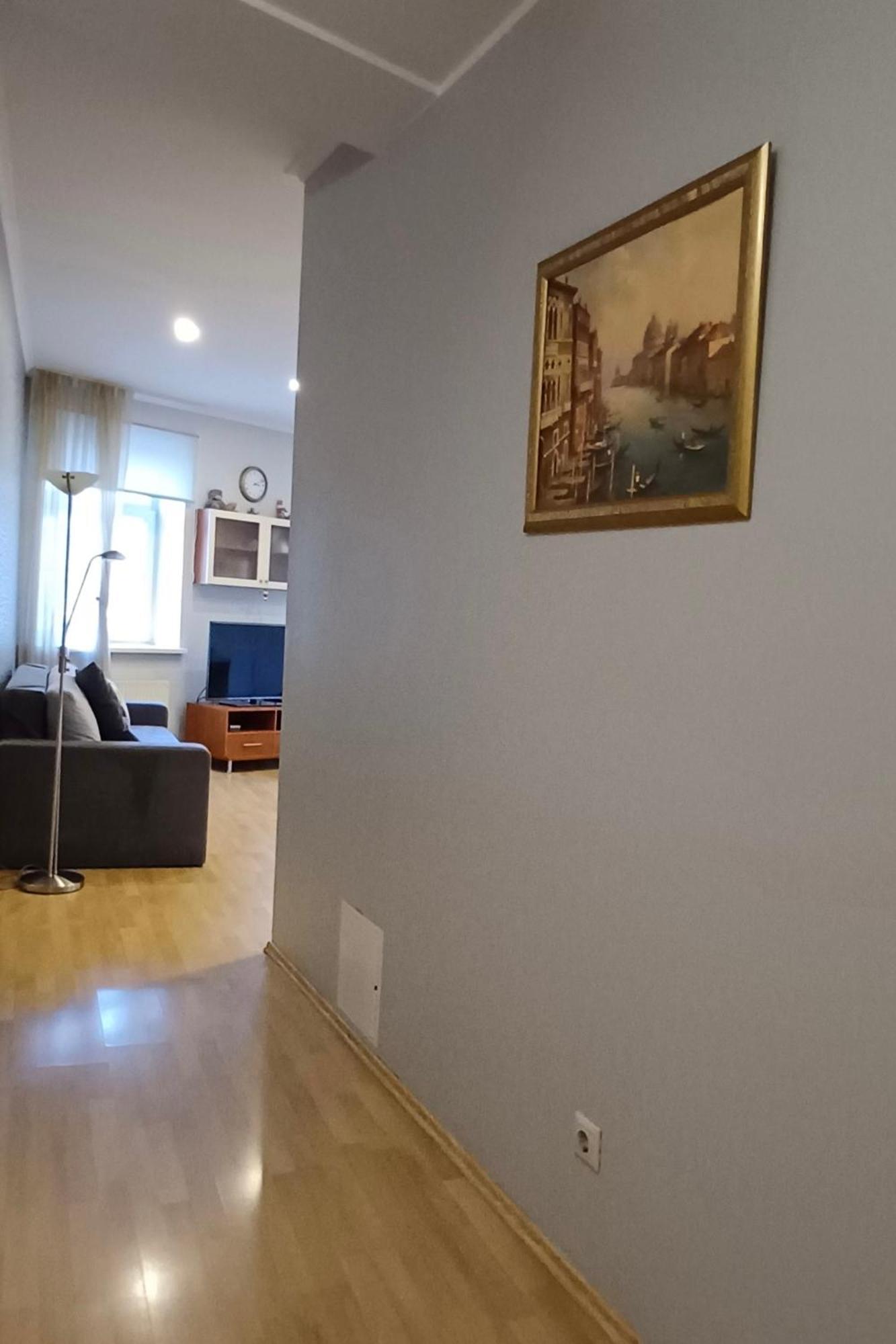 Lux-apartment In Medieval Part Of Old